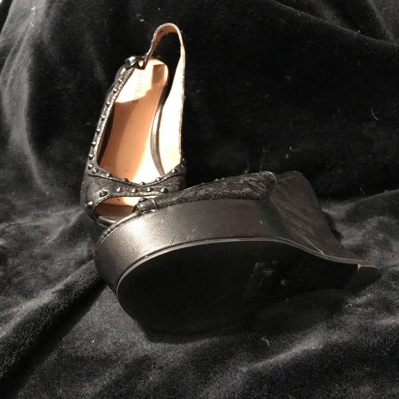 Black lace and studded Wedged heels - Picture 2 of 3